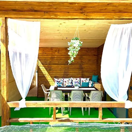 еко къщи еко Campsite