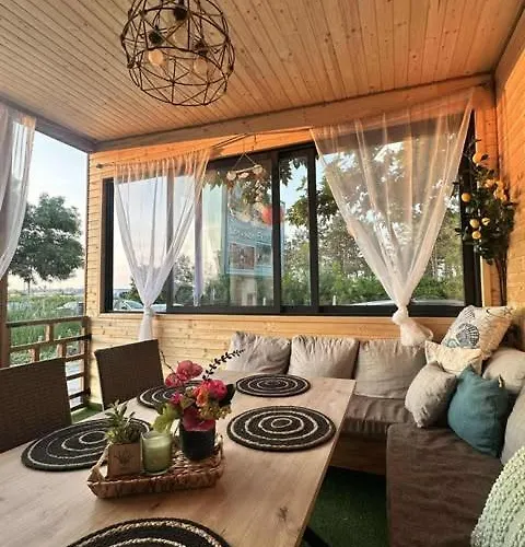 Къмпинг еко къщи еко