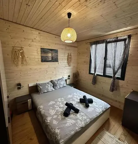 Къмпинг еко къщи еко *